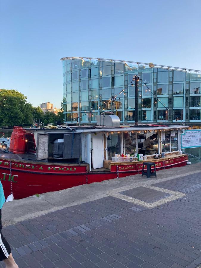 Canal View 1 Bed Apartment In Zone 1 London Exteriör bild